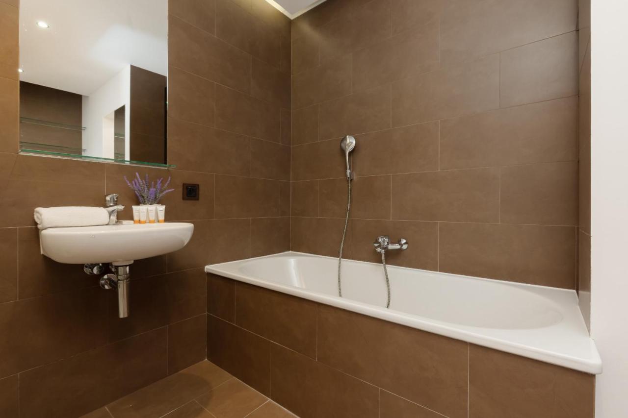 Old Mokotow Spacious Two-Bedroom Apartment By Noclegi Renters Varsóvia Exterior foto