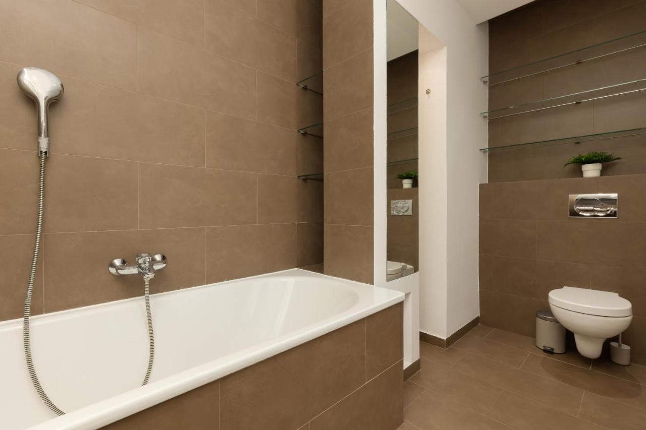 Old Mokotow Spacious Two-Bedroom Apartment By Noclegi Renters Varsóvia Exterior foto